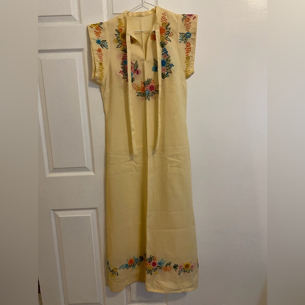 Beautiful detail dress